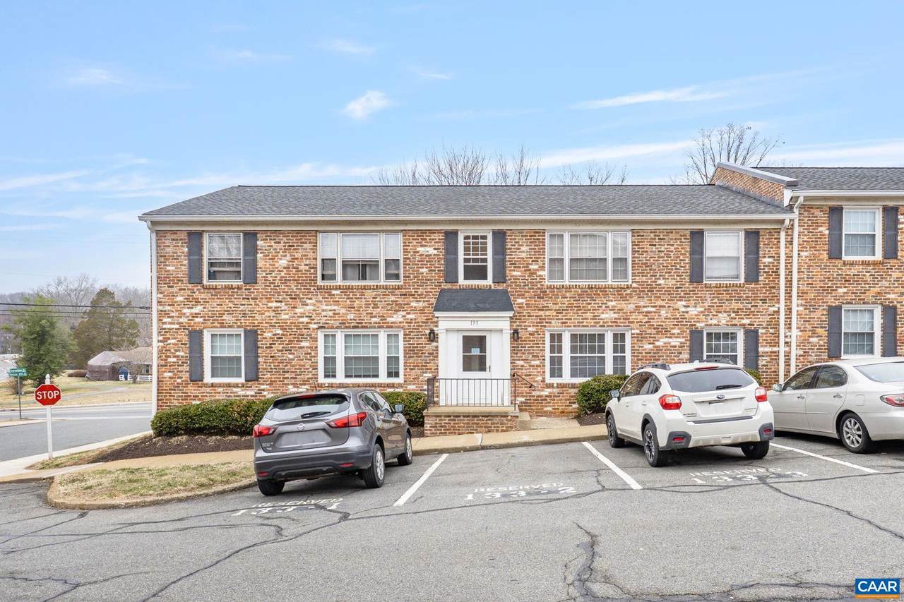 133 Hessian Hills Cir - Photo 1