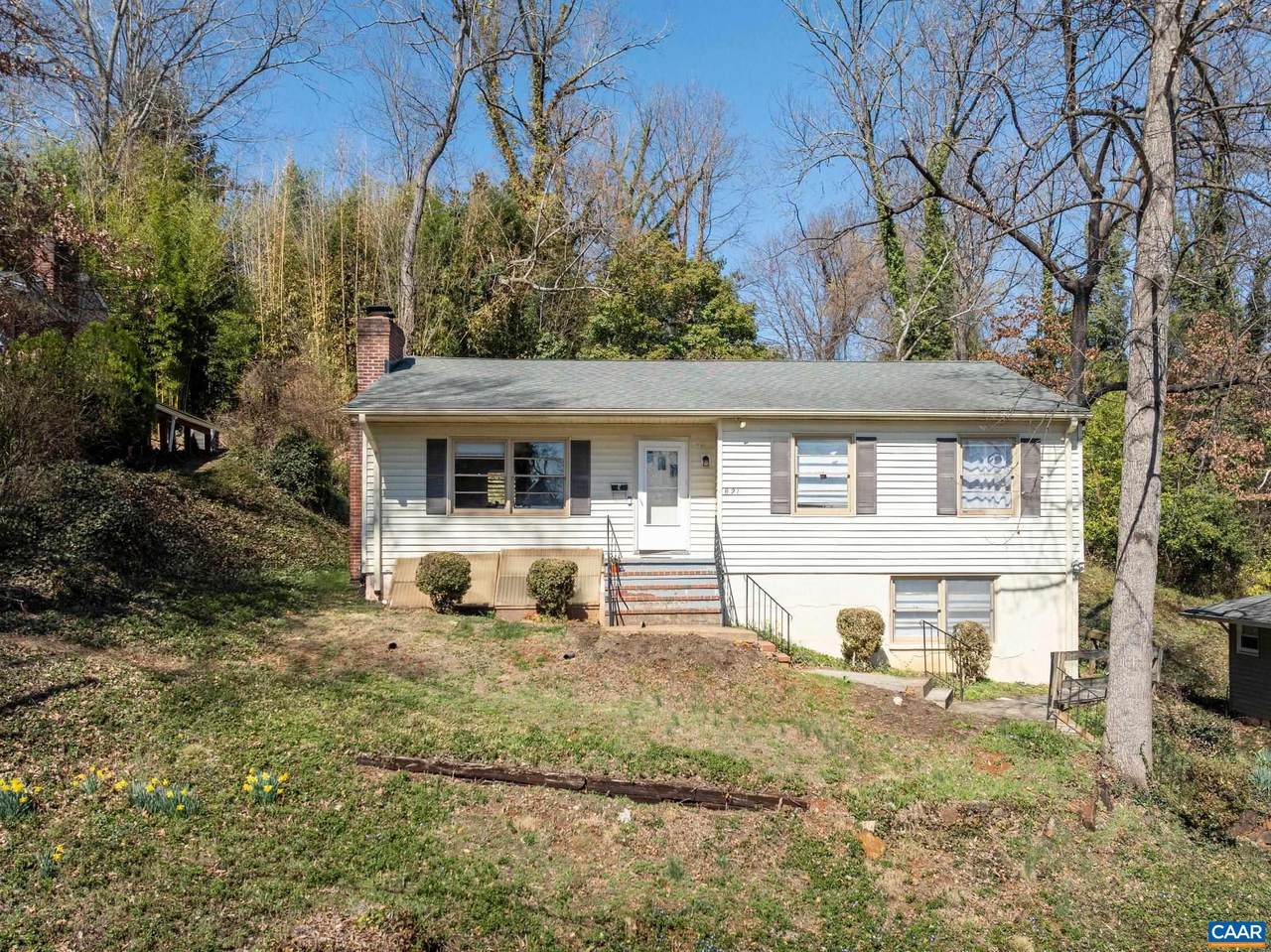 821 Cabell Ave - Photo 1