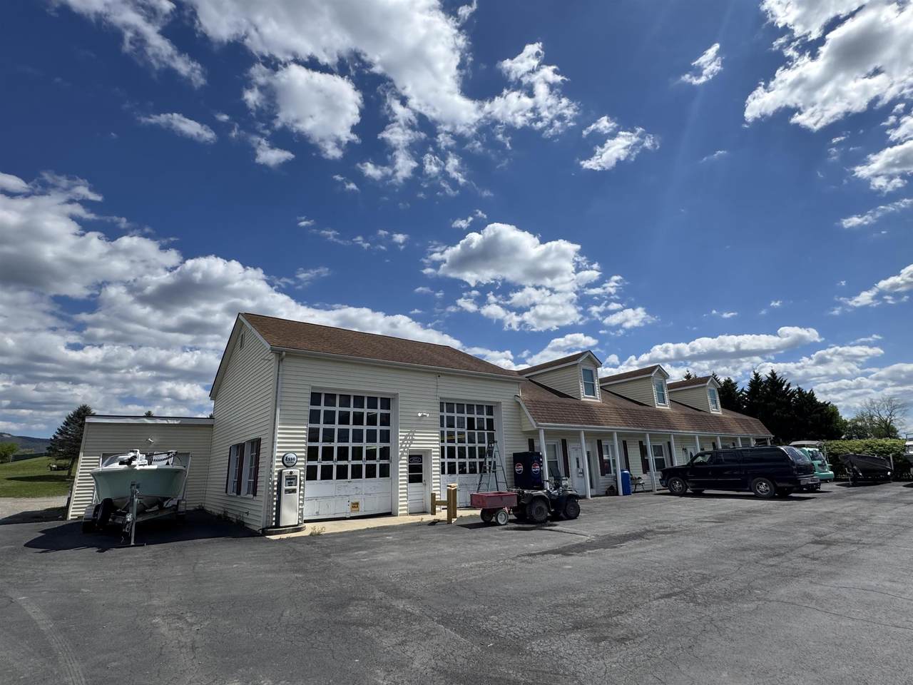 5086 Lee Jackson Hwy - Photo 1