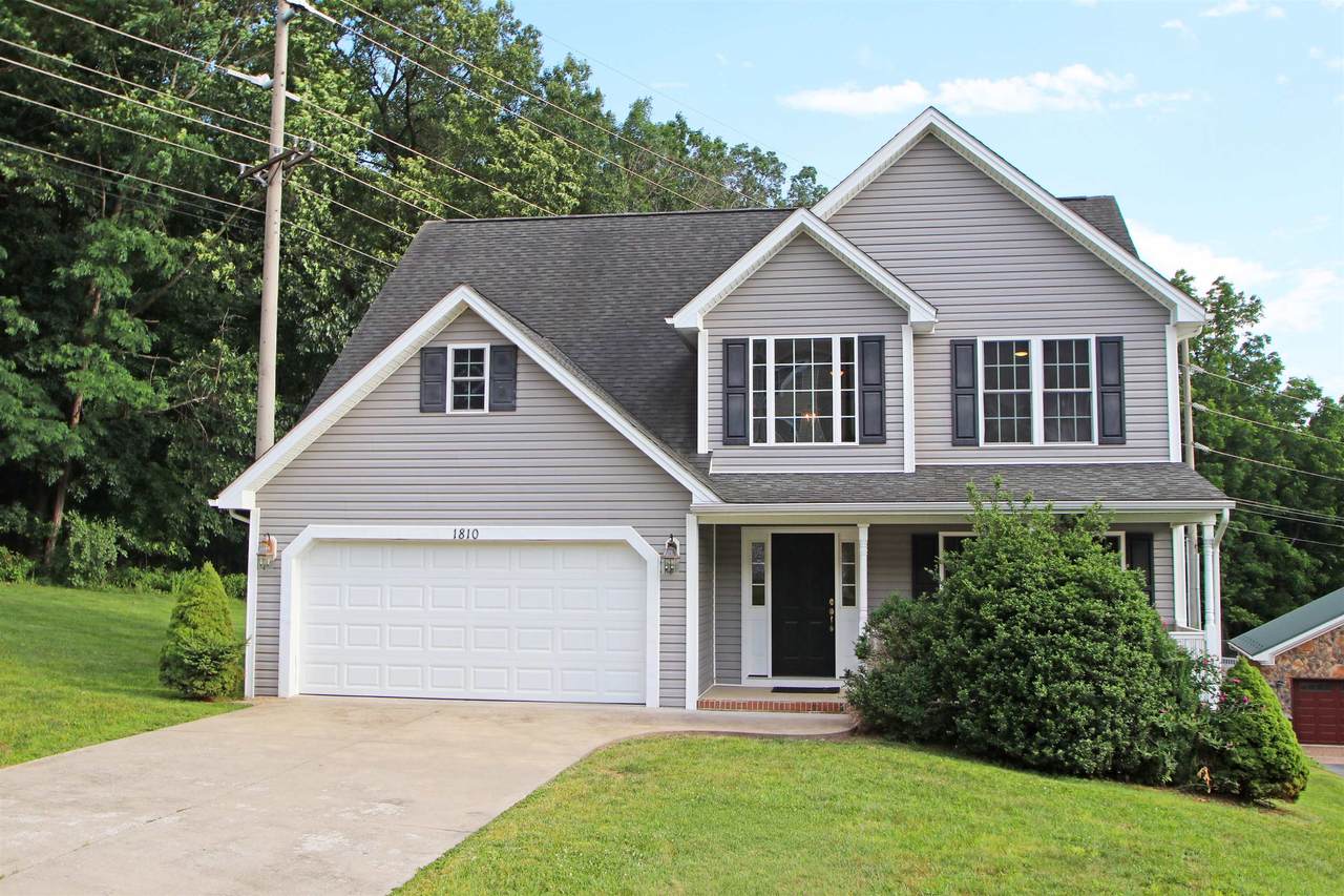 1810 Manor Dr - Photo 1