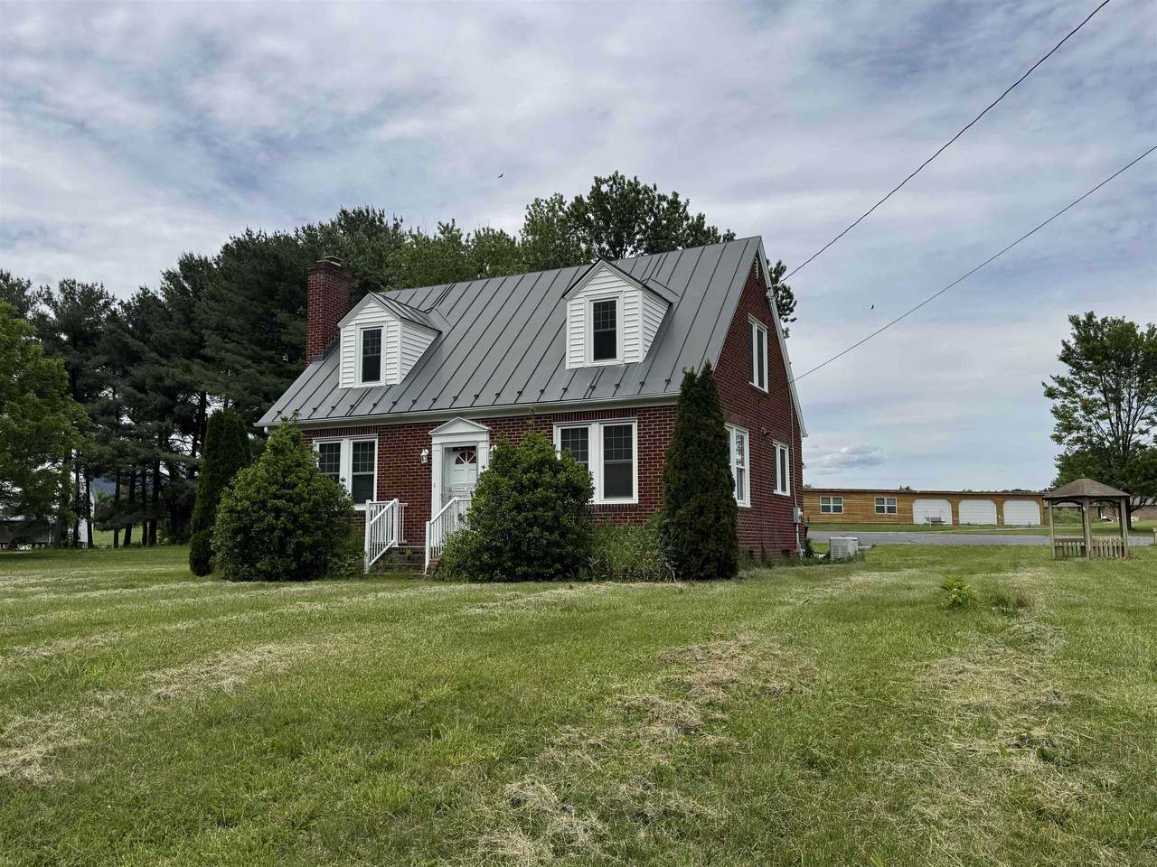979 Jacob Burner Dr - Photo 1