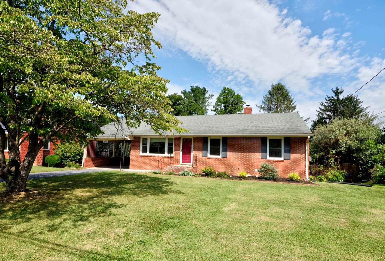 1061 Jefferson Ave - Photo 1