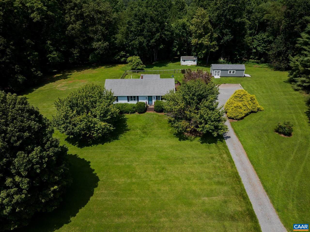 104 Blue Ridge Ln - Photo 1