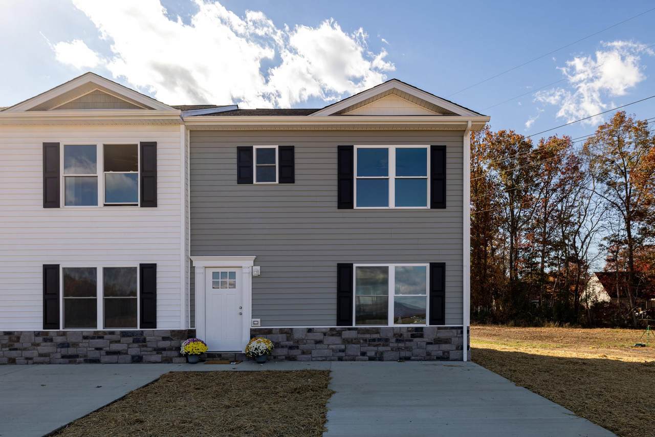 129 21ST ST - Photo 1