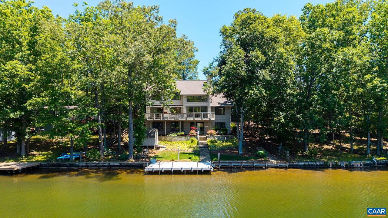 27 Ashlawn Blvd - Photo 1