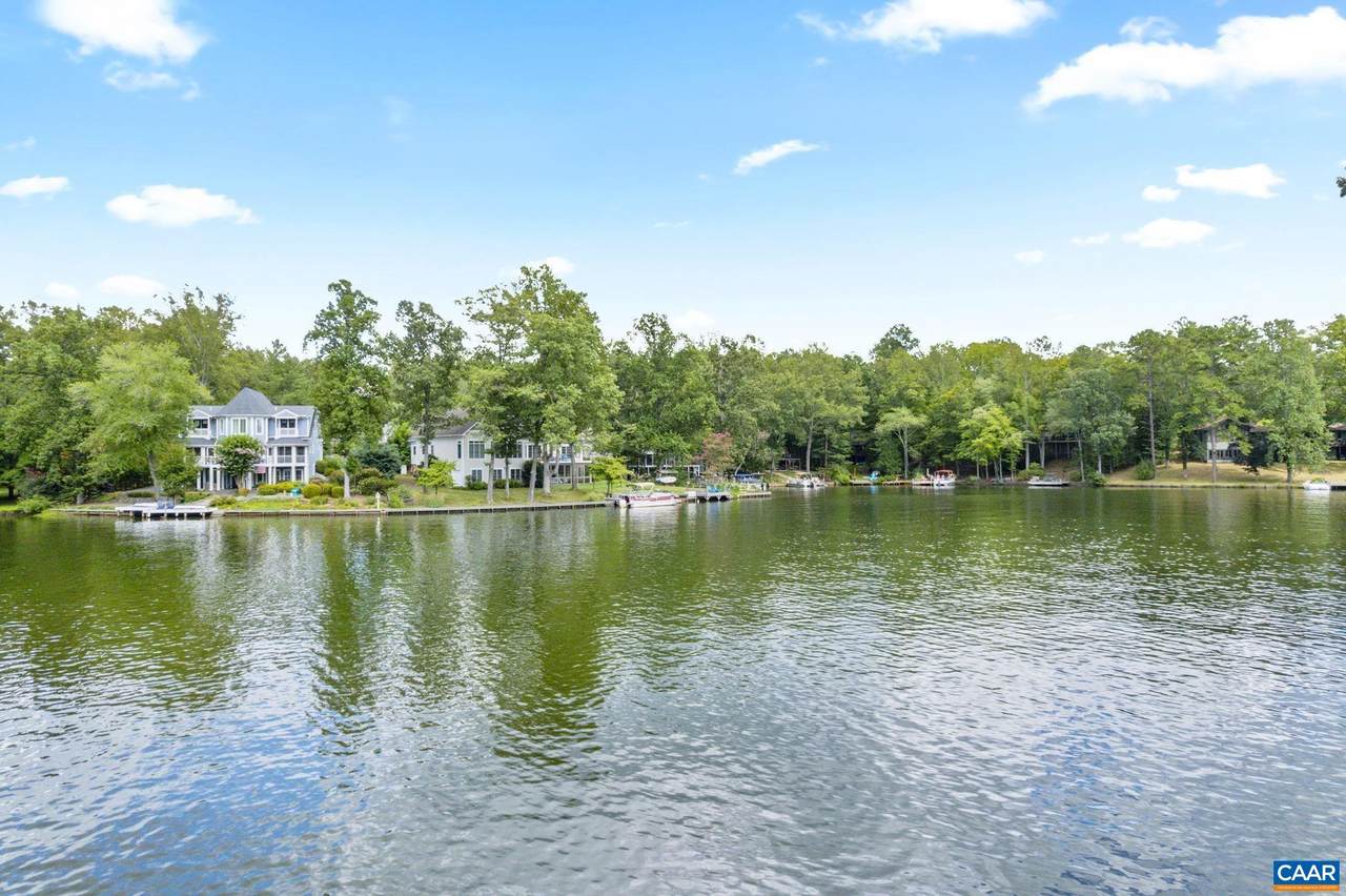 4 Lakeview Cir - Photo 1