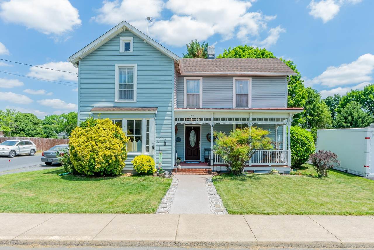 300 Broad St - Photo 1