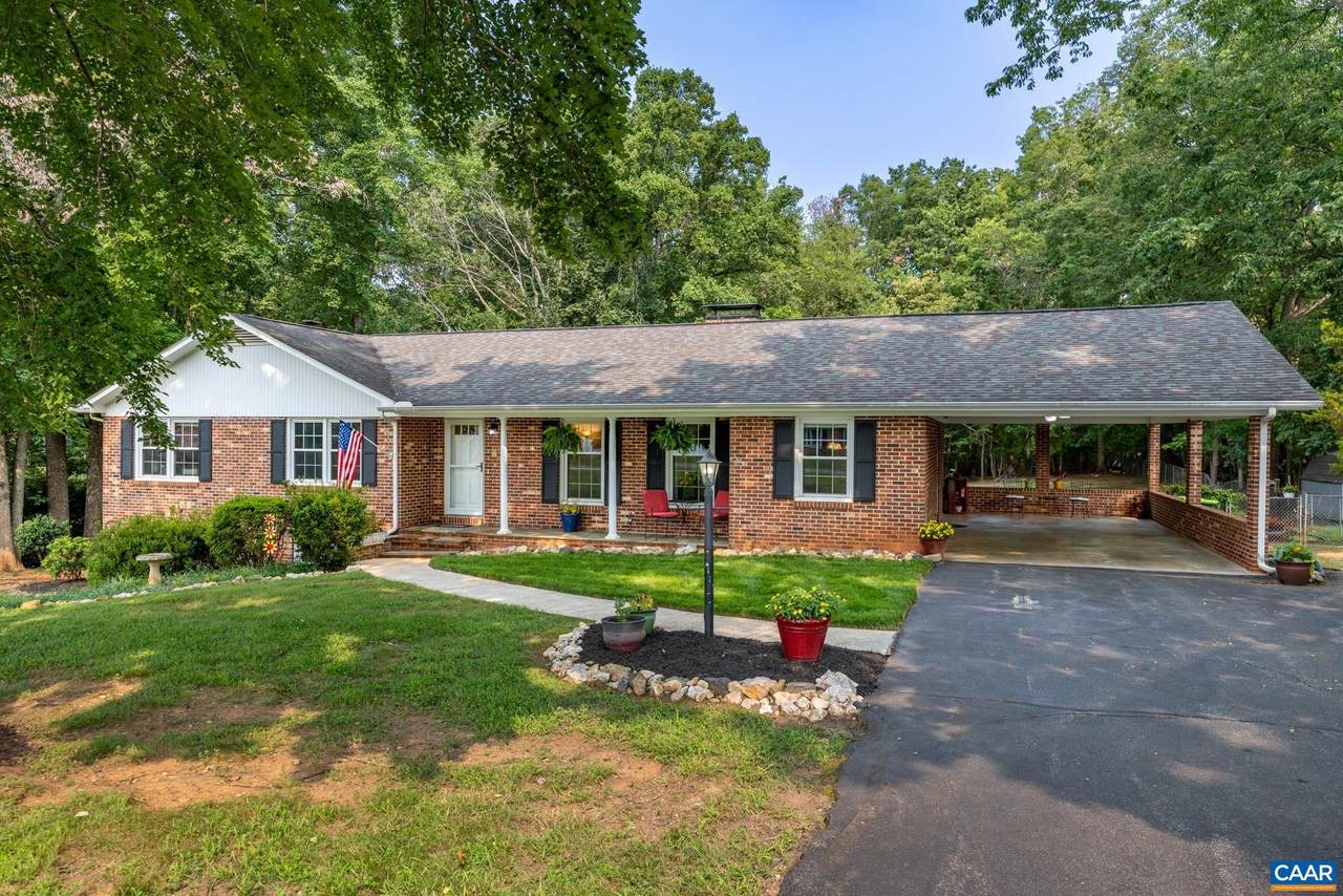 386 Fairlane Dr - Photo 1