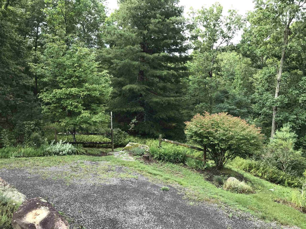https://bt-photos.global.ssl.fastly.net/cville/1280_boomver_5_673771-2.jpg