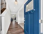 100 Vine St - Photo 2