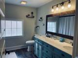 921 Beverley St - Photo 2