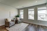 915 Salamander St - Photo 10