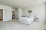 915 Salamander St - Photo 27