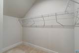 915 Salamander St - Photo 31