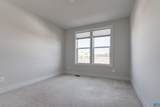 915 Salamander St - Photo 32