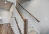 915 Salamander St - Photo 38