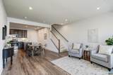 915 Salamander St - Photo 9