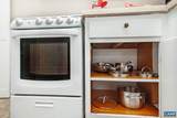402 13TH ST - Photo 12