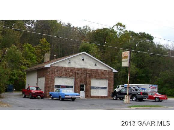 1221 Main St - Photo 1