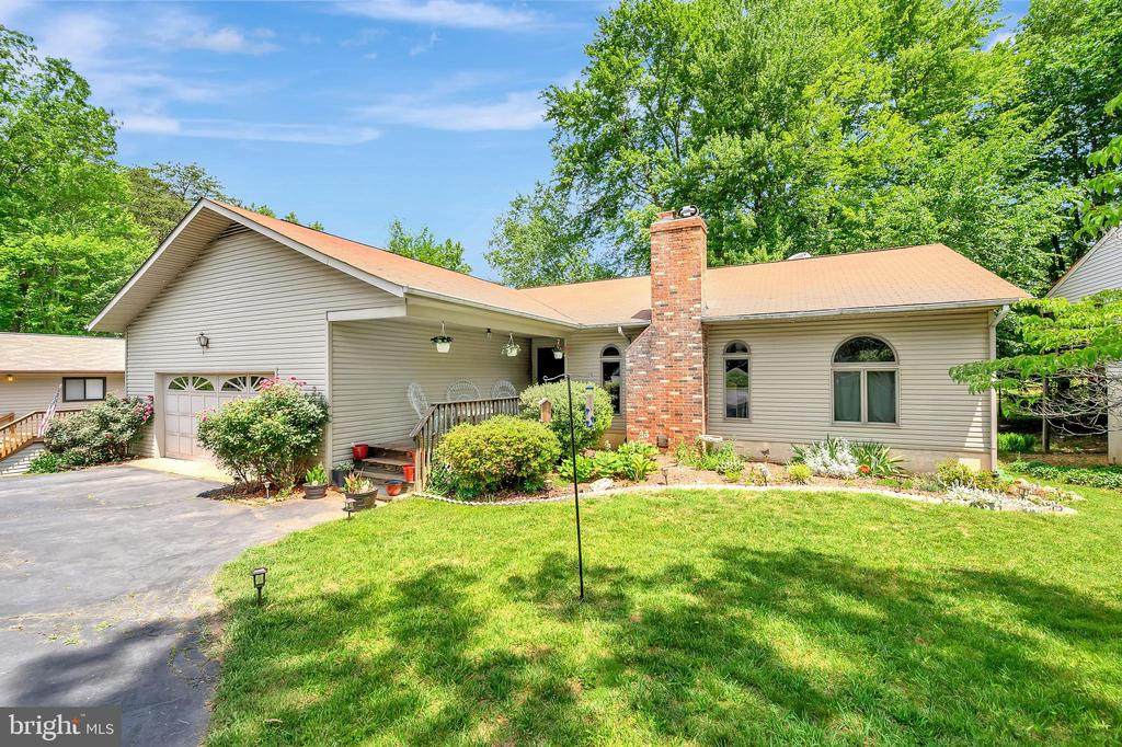 110 Appleview Ct - Photo 1