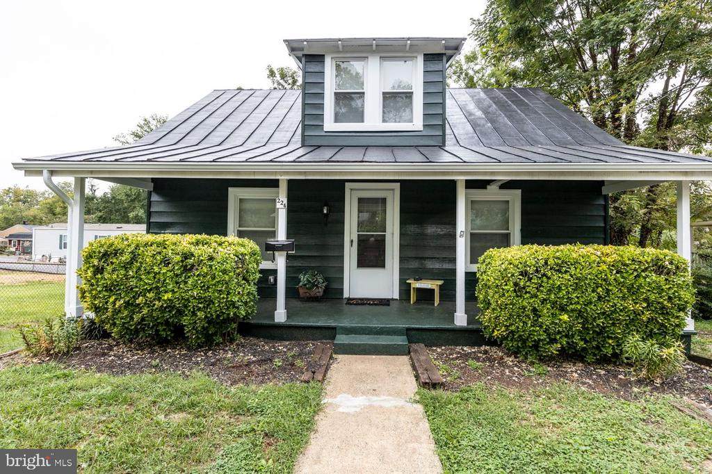 224 Madison St - Photo 1