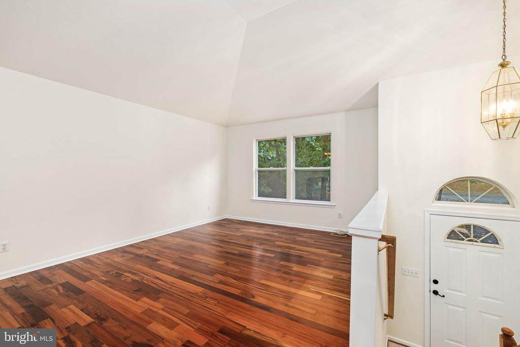 4207 Lakeview Pkwy - Photo 1