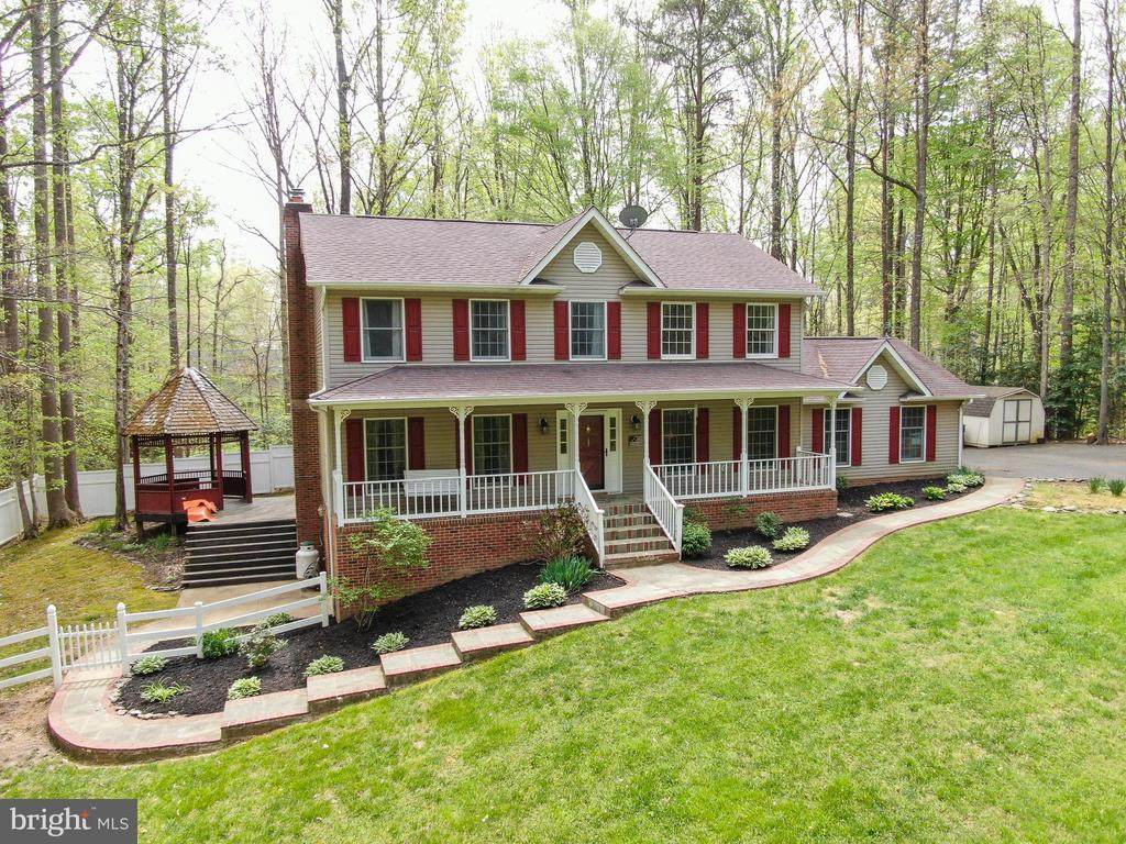 8012 Pembroke Cir - Photo 1