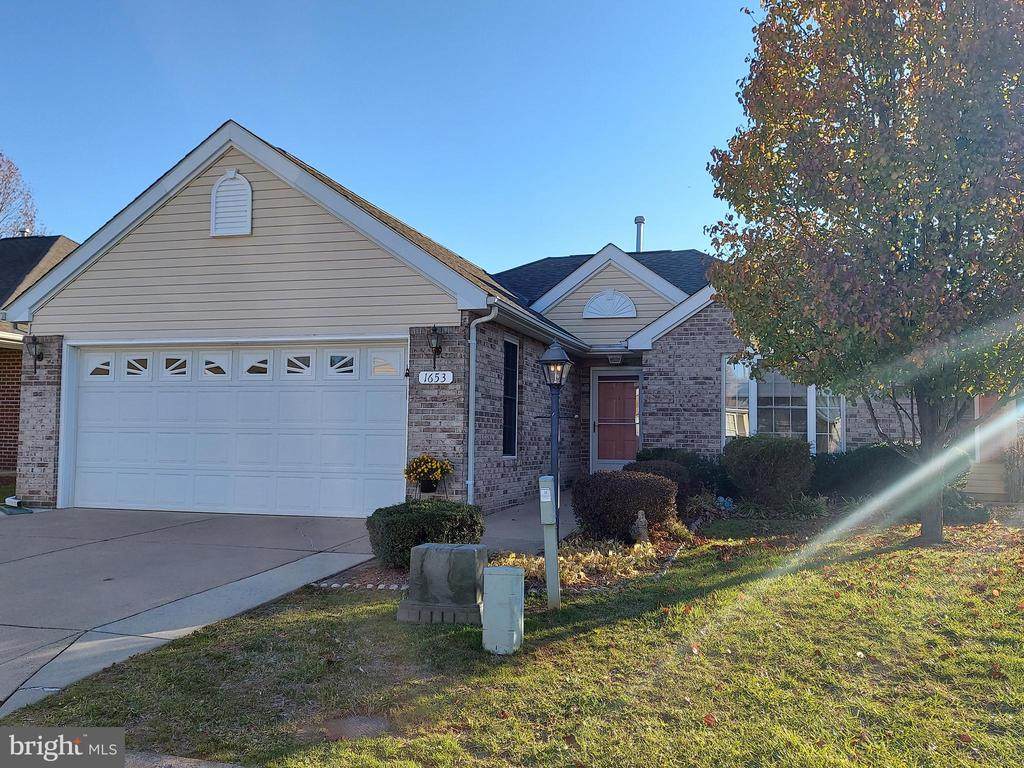 1653 Sally Lou Ln - Photo 1