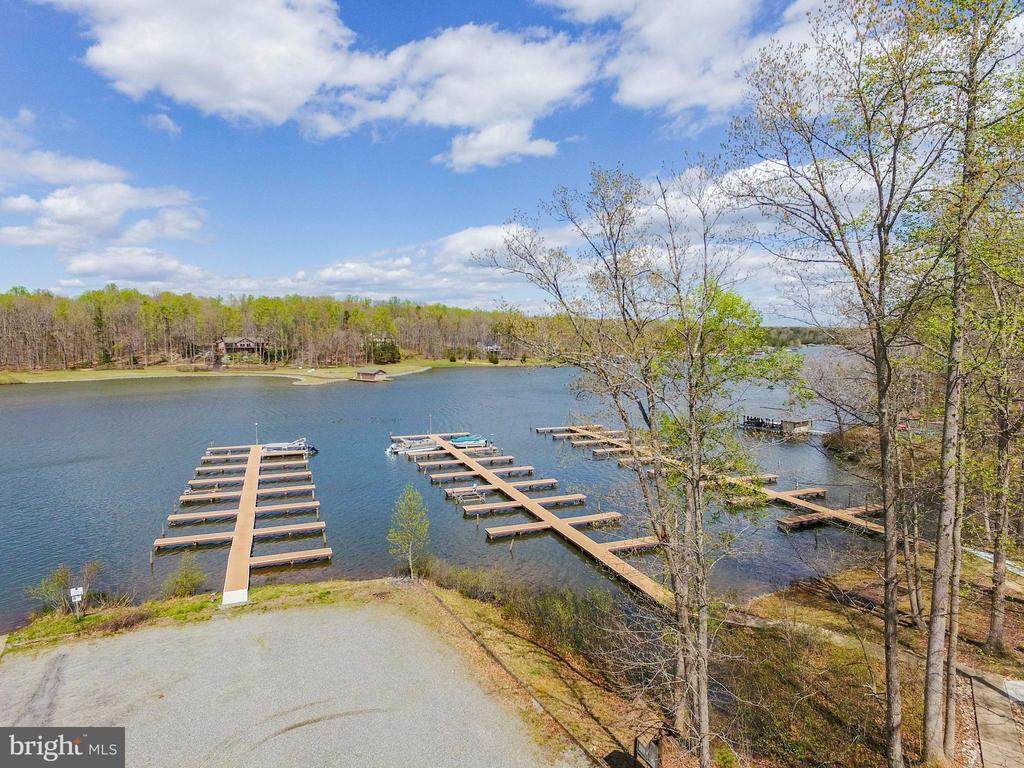 324 Fisher Dr - Photo 1