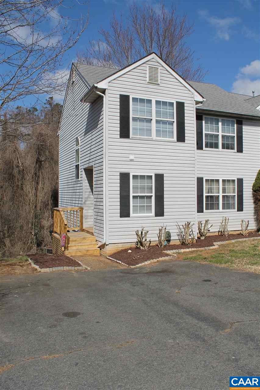220 Buttercup Ln - Photo 1