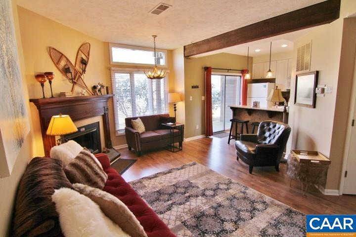 714 Laurelwood Condos - Photo 1