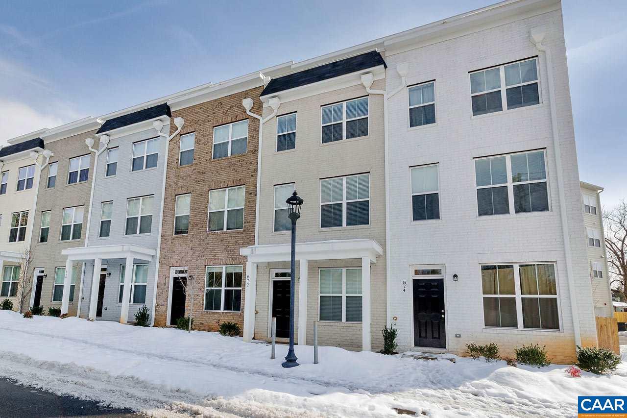 872 Estes St - Photo 1