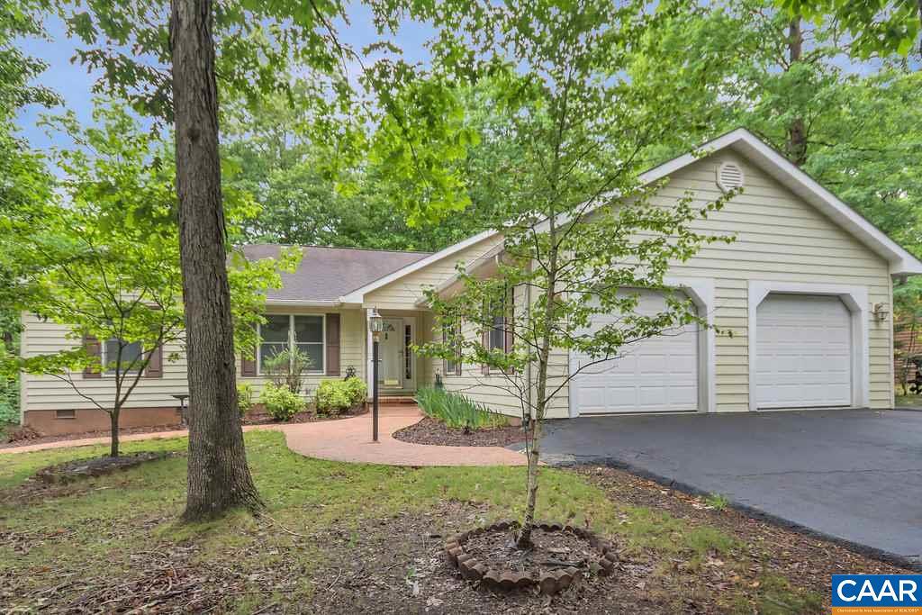 13 Shortwood Cir - Photo 1