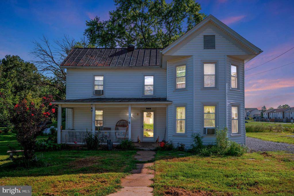 206 Main St - Photo 1