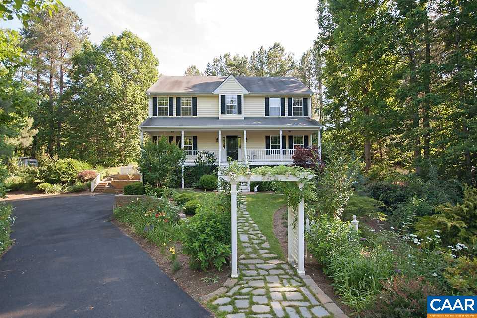 88 Rosewood Dr - Photo 1