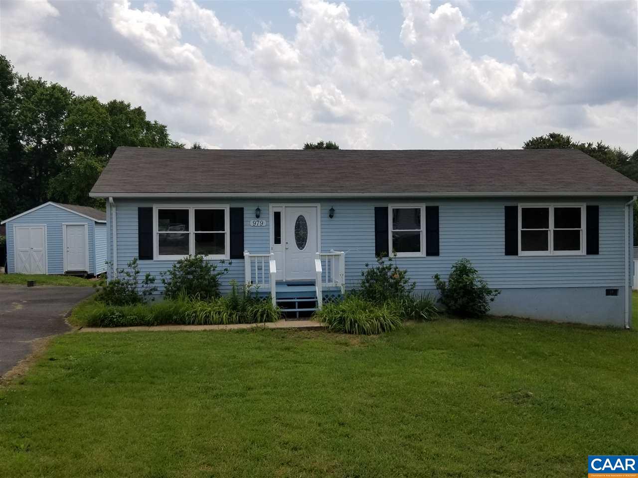 979 Cedar Grove Rd - Photo 1