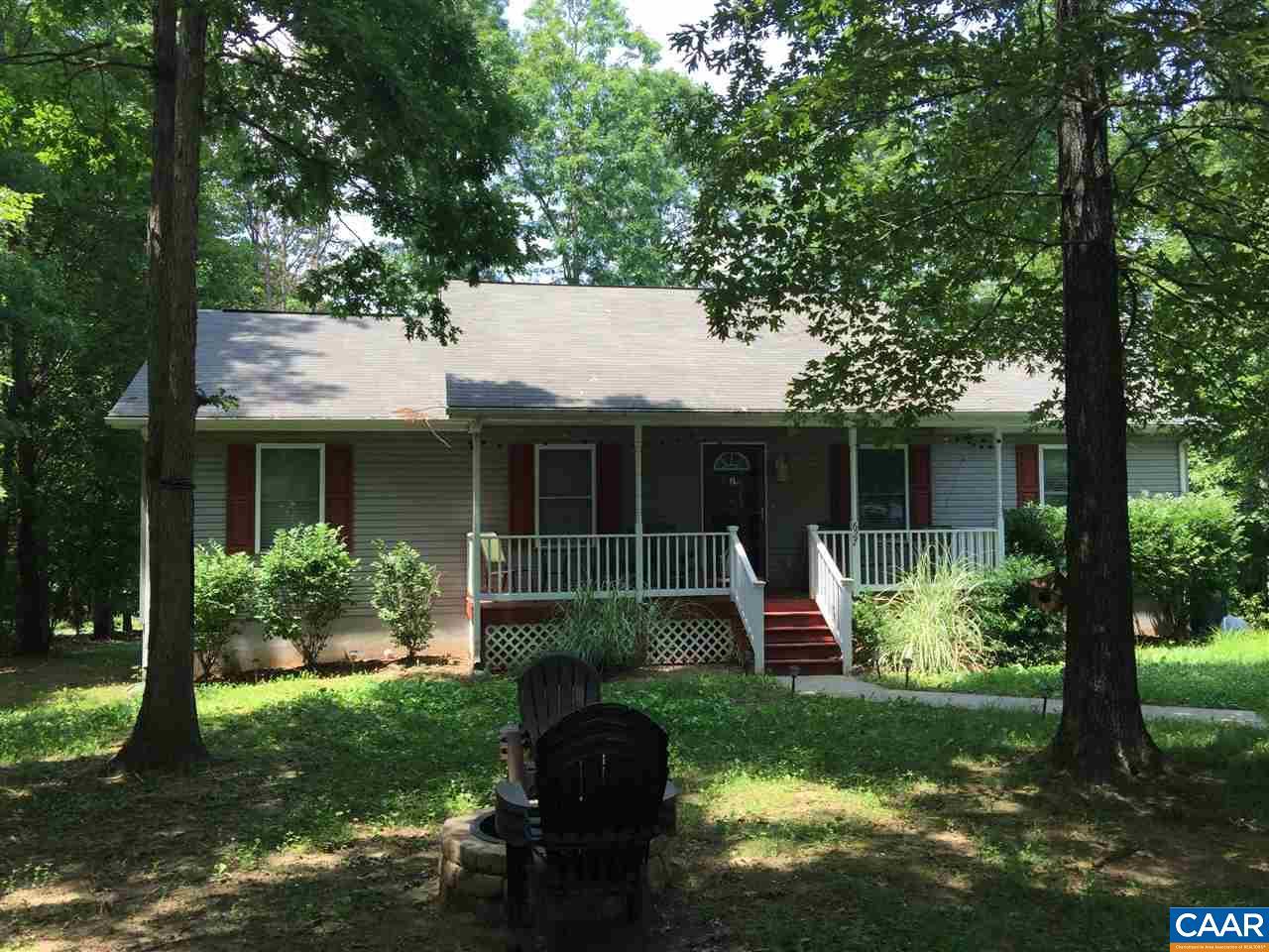 627 Jefferson Dr - Photo 1