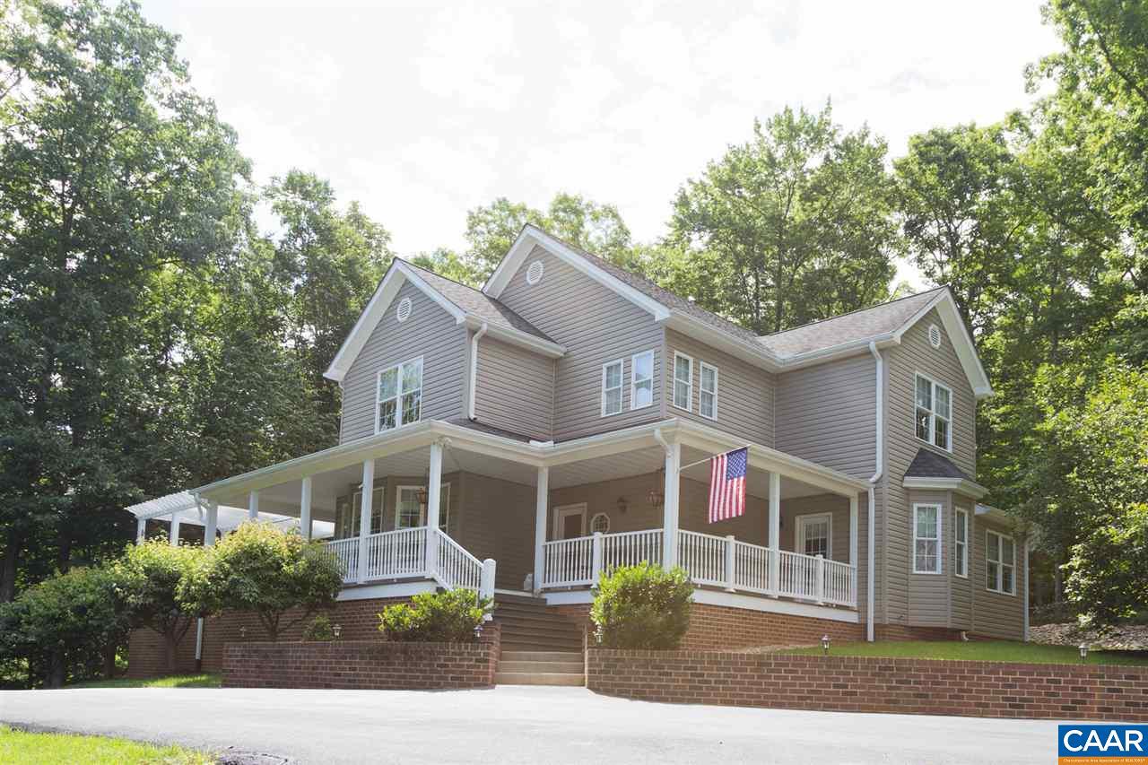 281 Jefferson Dr - Photo 1