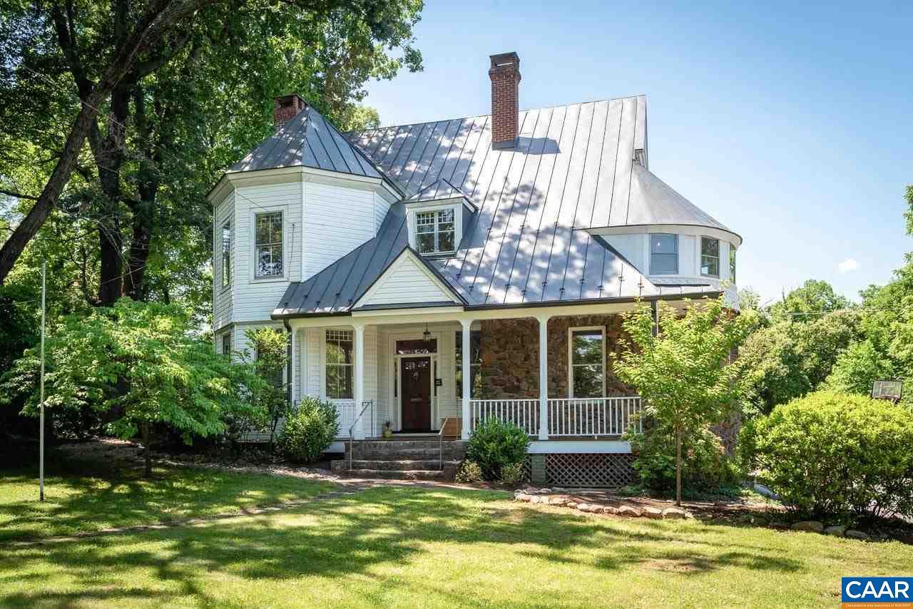 743 Park St - Photo 1