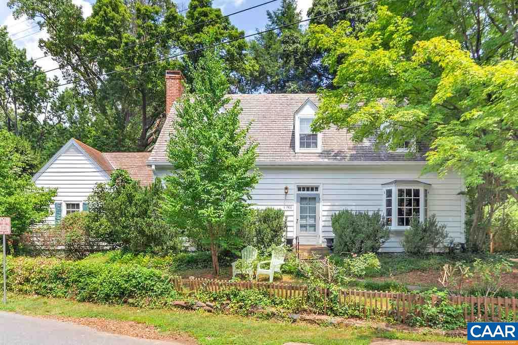 1900 Edgewood Ln - Photo 1
