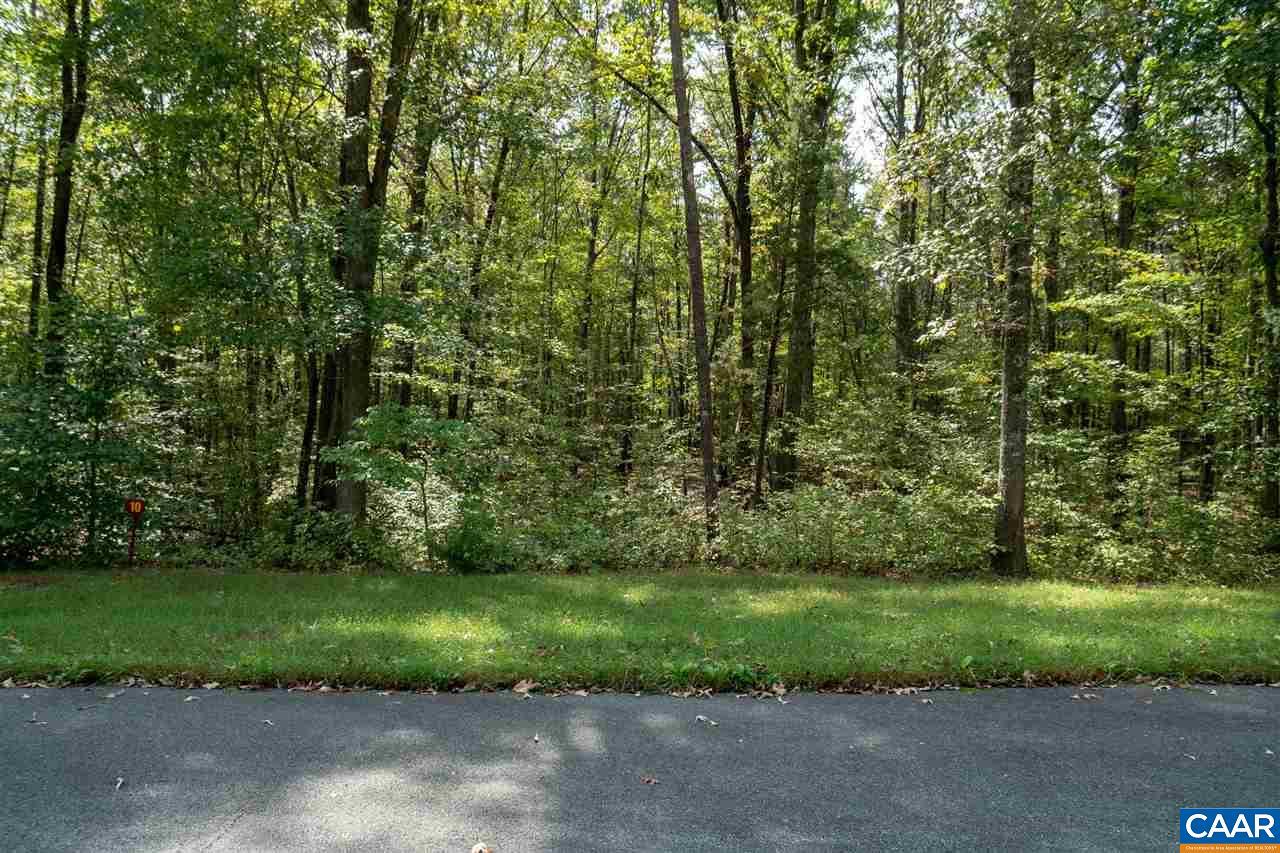 10 Forest Glen Ln - Photo 1