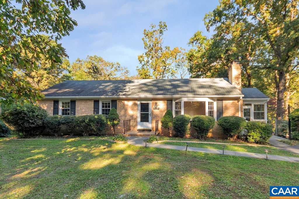 1527 Ballard Dr - Photo 1