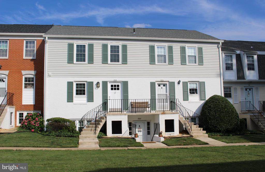 95 Leeds Ct - Photo 1