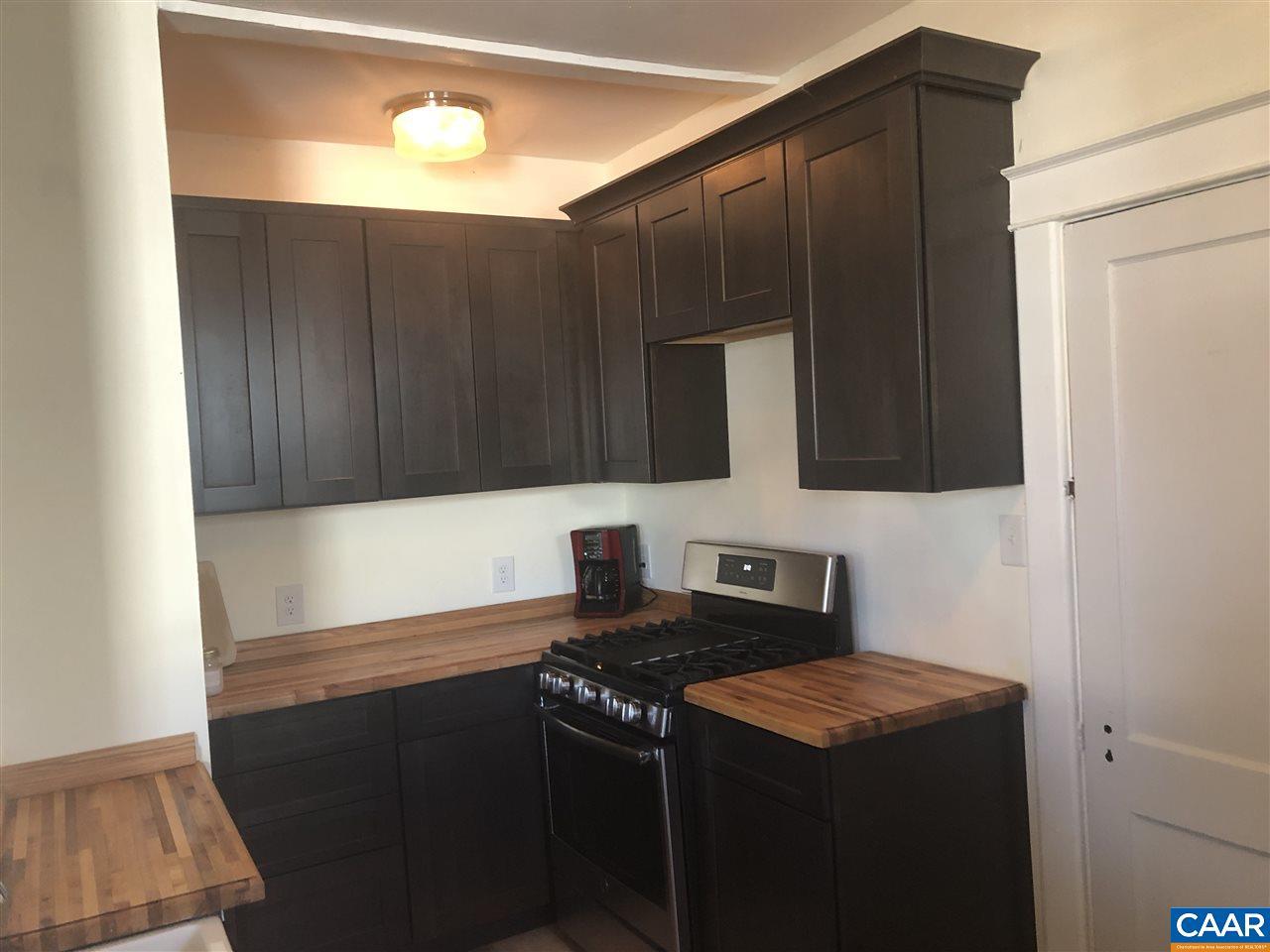 1310 Baylor Ln - Photo 1