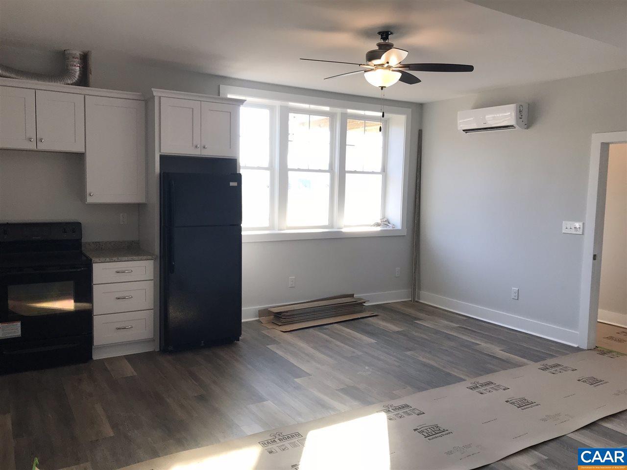 416 Nicholson St - Photo 1