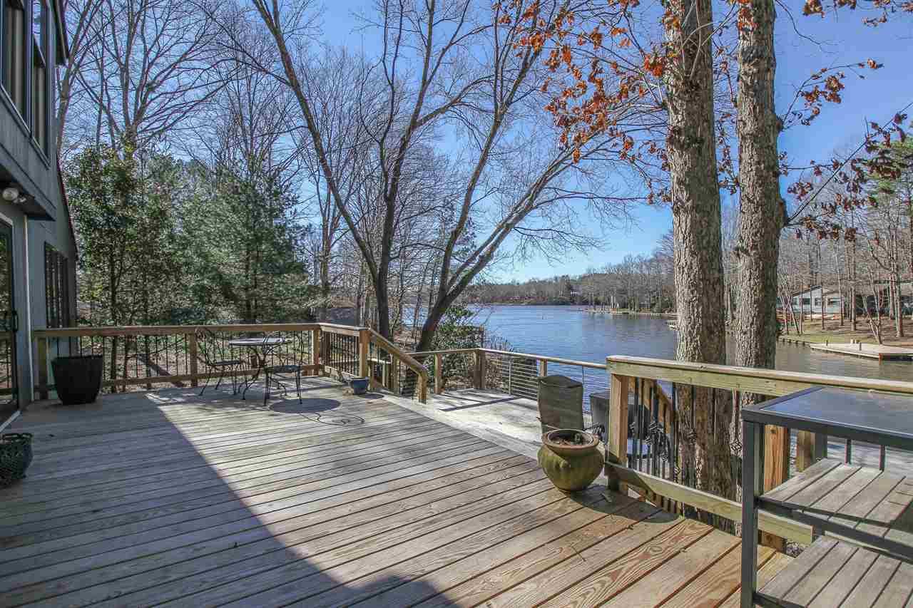 21 Ashlawn Blvd - Photo 1