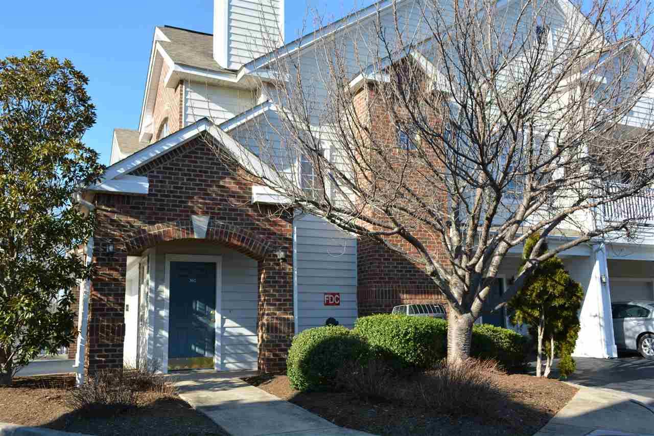 810 Beverley Dr - Photo 1
