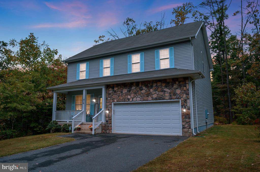 616 Lakeview Pkwy - Photo 1