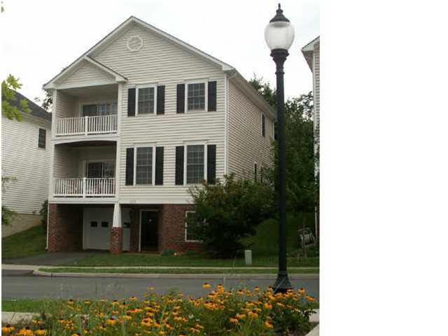 133 Burnet St - Photo 1
