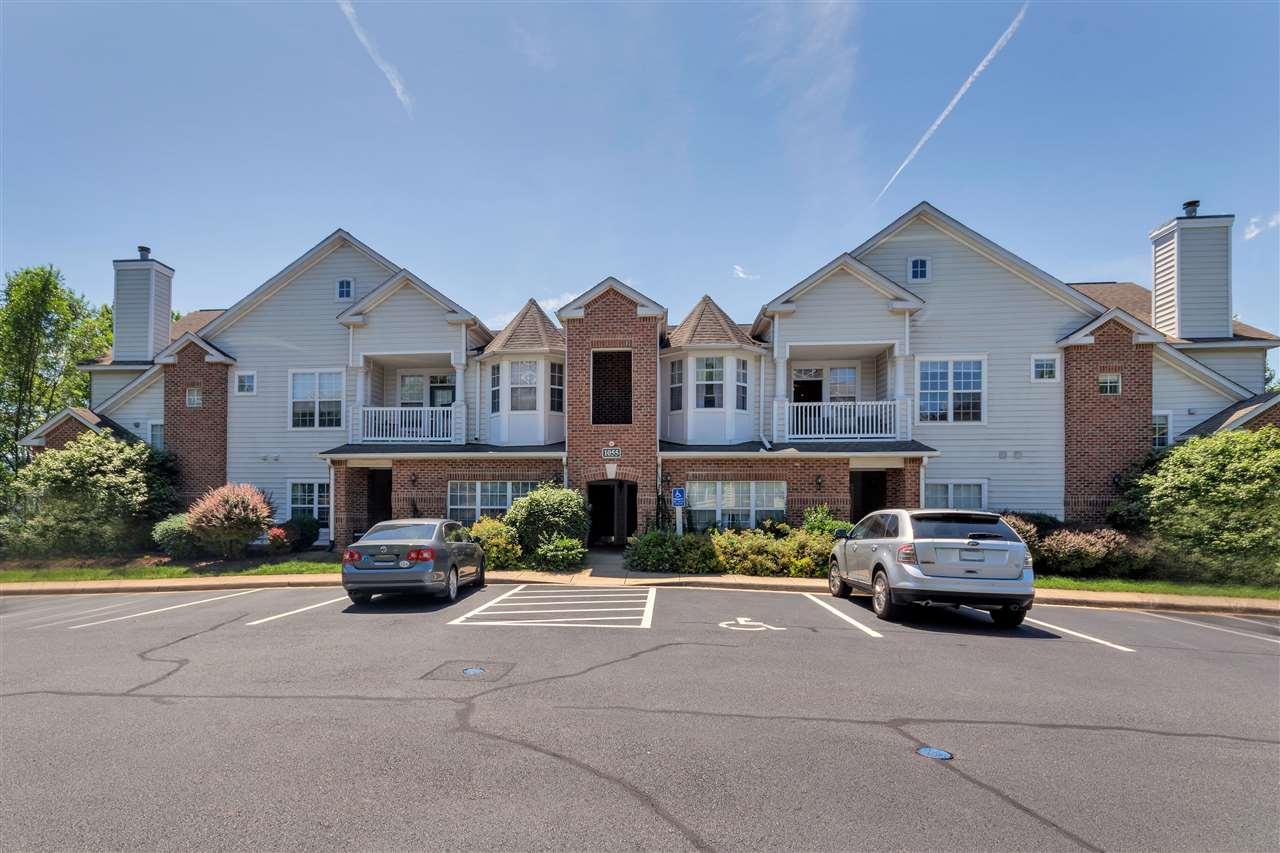 1055 Weybridge Ct - Photo 1